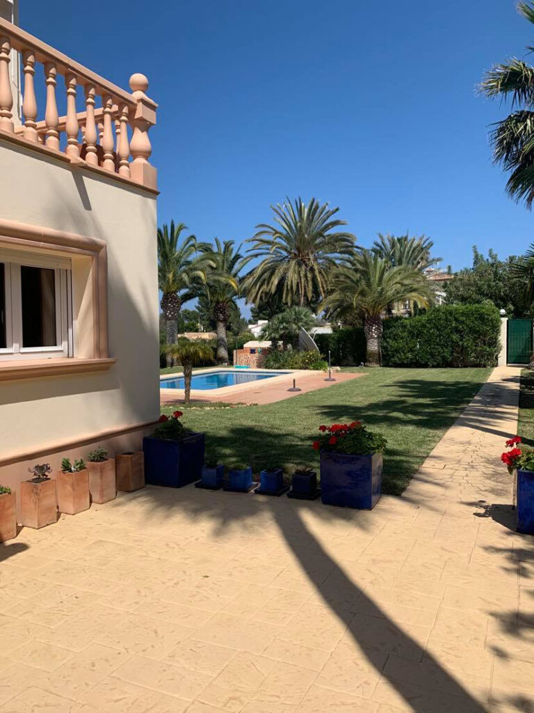 Jardin tropical et végétation de la Villa Jorge Larco